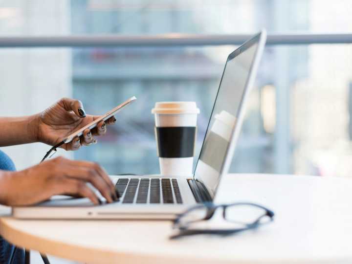 Trabajo en Argentina: el 83% es 100% presencial, pero la mitad quiere un formato híbrido