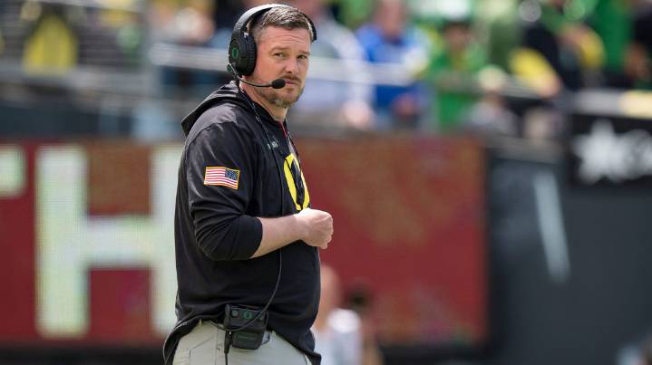 Oregon LB coach reveals unique mindset on development