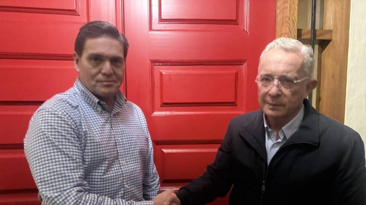 Juan Carlos Pinzón se sumaría a la lista de precandidatos del Centro Democrático; esto reveló Álvaro Uribe