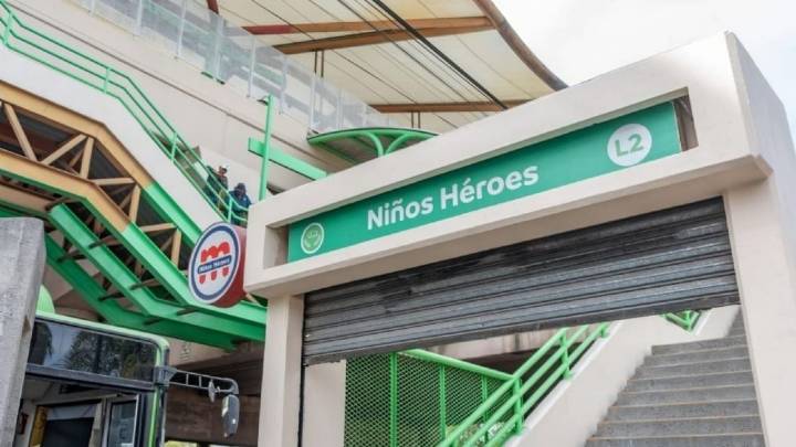 Hombre cae 15 metros desde estación del Metro en Monterrey