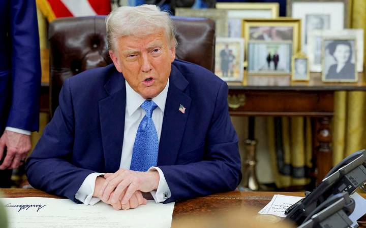 Trump firma orden ejecutiva para usar fuerza militar contra cárteles