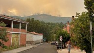 La alcaldesa de Hervás, Gloria Vizcaíno, tras confinar su municipio por el fuego: "Se ha descontrolado en pocas horas"