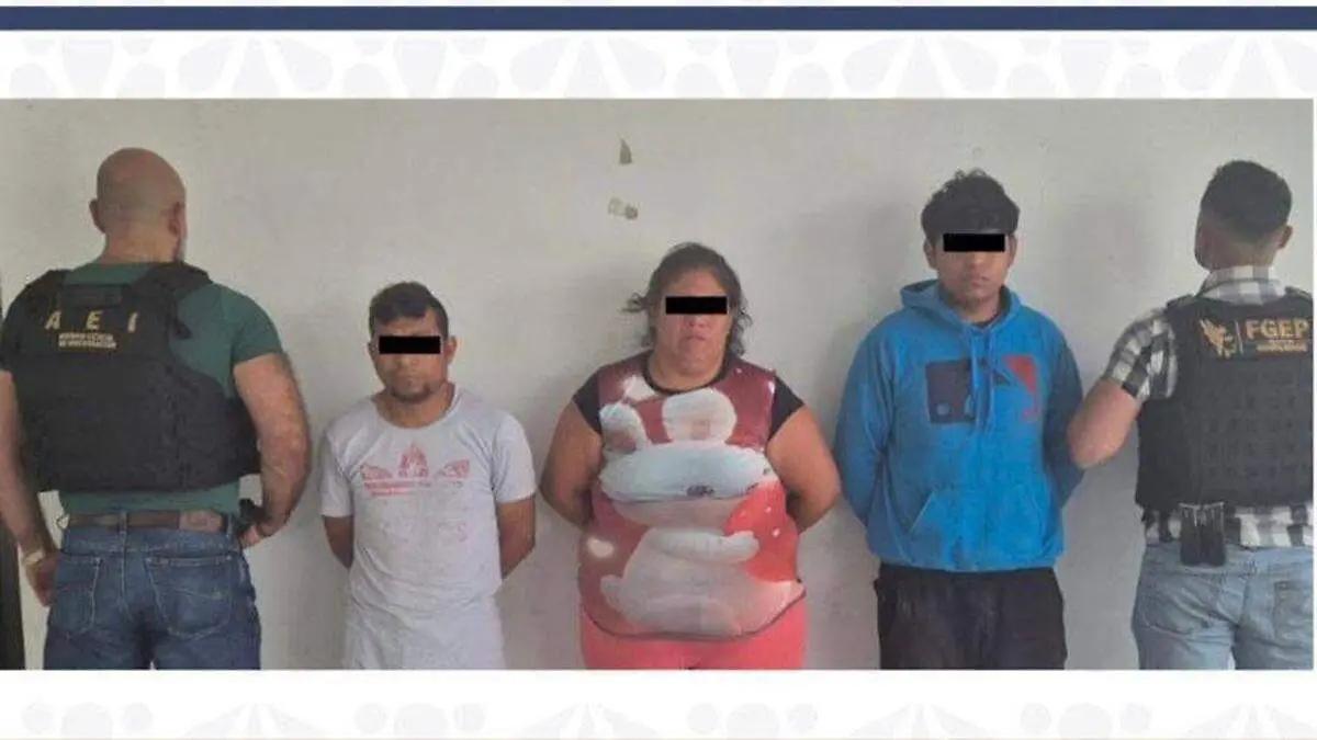Detienen a familia acusada de asesinar a puñaladas a joven en Bosques de Manzanilla