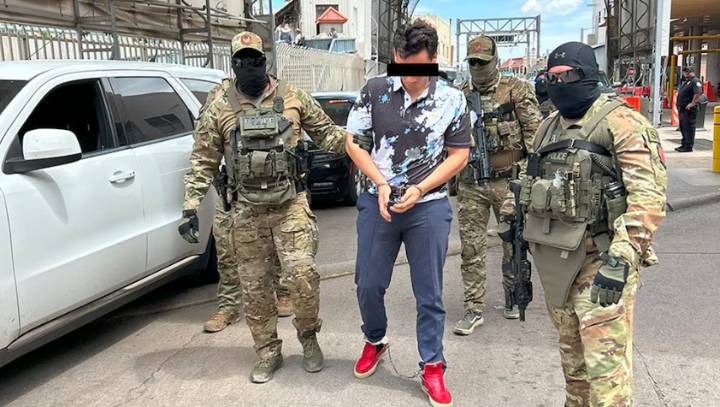 ICE presume deportación de Julio César Chávez Jr. y lo define como peligroso criminal con vínculos con "El Chapo”