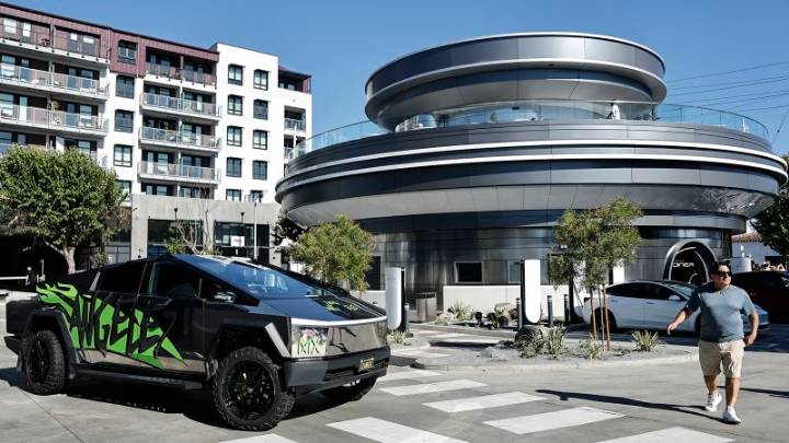 The Tesla Diner has become a hub for fans of Elon Musk