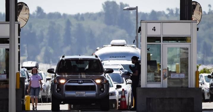 Canada Border, Intelligence agencies among worst federal workplaces: survey