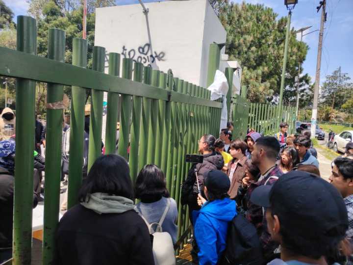Buscan estudiantes de la UAEMéx recuperar instalaciones para regresar a clases
