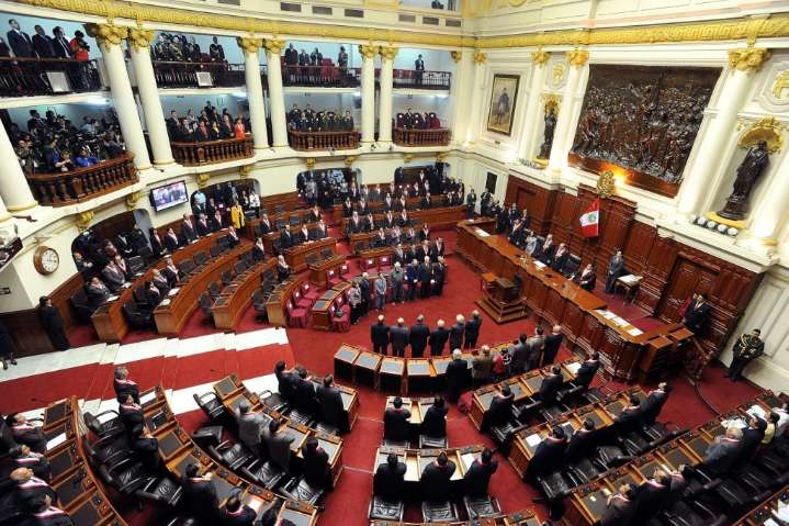 Derechistas de Perú proponen declarar al Cartel de los Soles como...