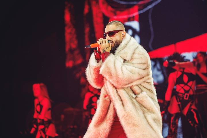 Rapper stops concert to scold mom who brought her one