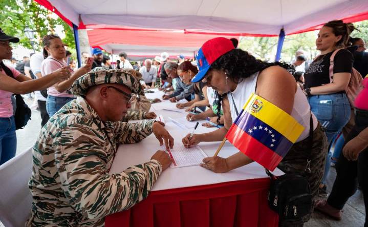 Venezuela moviliza a su Armada en aguas territoriales; denuncia ante la ONU despliegue militar de EU
