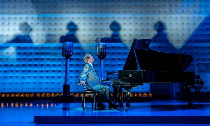 Good Night, Oscar at the Barbican: 'Sean Hayes gives an astonishing performance'