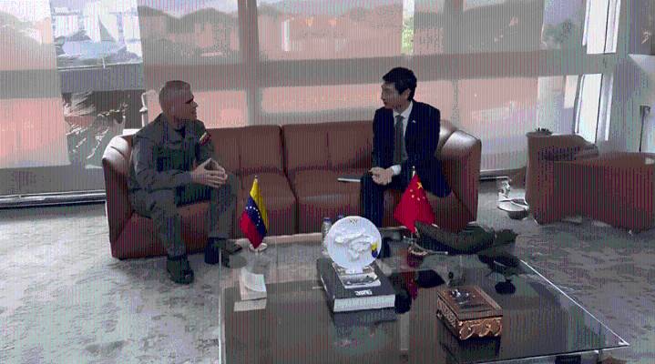 Ministro Padrino López y embajador chino coordinan actos del Día de la Victoria