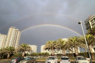 VIDEO. Uno en la mañana y otro en la tarde: dos arcoíris sorprenden a vecinos de La Serena y Coquimbo tras lluvias