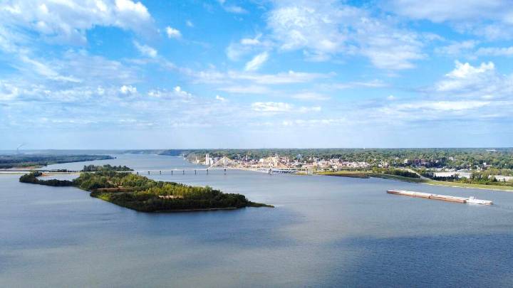 Helicopter Crashes Into Barge On Mississippi River Leaving Two Dead
