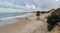 El fuerte oleaje en Cádiz se mantendrá hasta el jueves: las playas que mantienen la bandera roja y cuáles permiten el baño