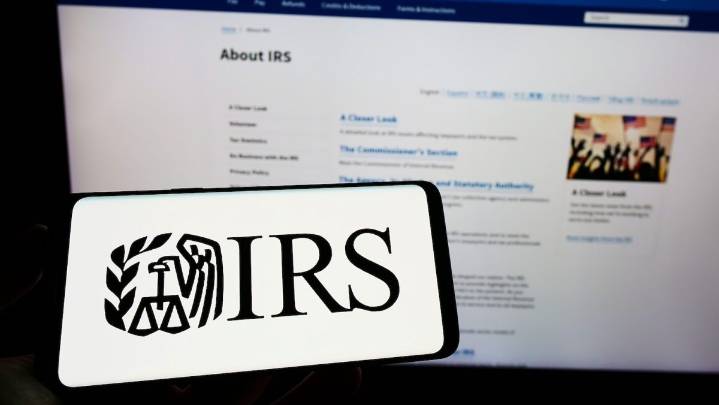 El IRS necesita cubrir vacantes críticas tras perder más de 25,000 empleados este año