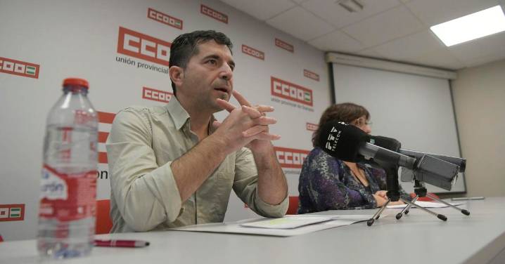 CCOO denuncia "interminables colas" en el Registro Civil de Granada