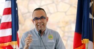 Representante busca prohibir cargos automáticos por membresías no autorizadas