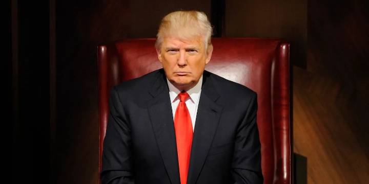 Donald Trump Forgets He Hates Taylor Swift Now That She's Engaged