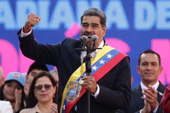 Maduro responde a EE.UU. con movilización de 4.5 millones de milicianos en el país
