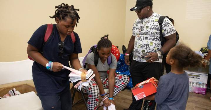 GALLERY: Sole Scholars Back