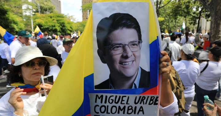 Abascal afirma que Miguel Uribe fue asesinado «por plantar cara al terrorista Petro»