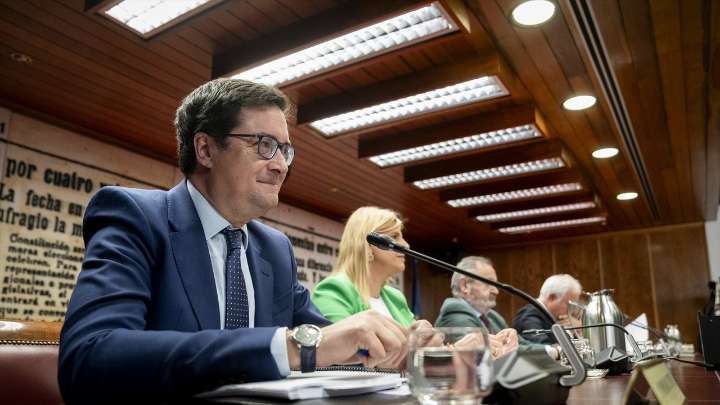 El Gobierno redobla su ofensiva contra el PP a cuenta de la gestión de los incendios