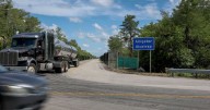 DHS confirma traslado de detenidos de Alligator Alcatraz en Florida