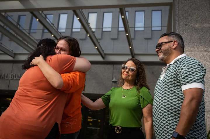 Immigration officials release Twin Cities mom after federal judge’s order