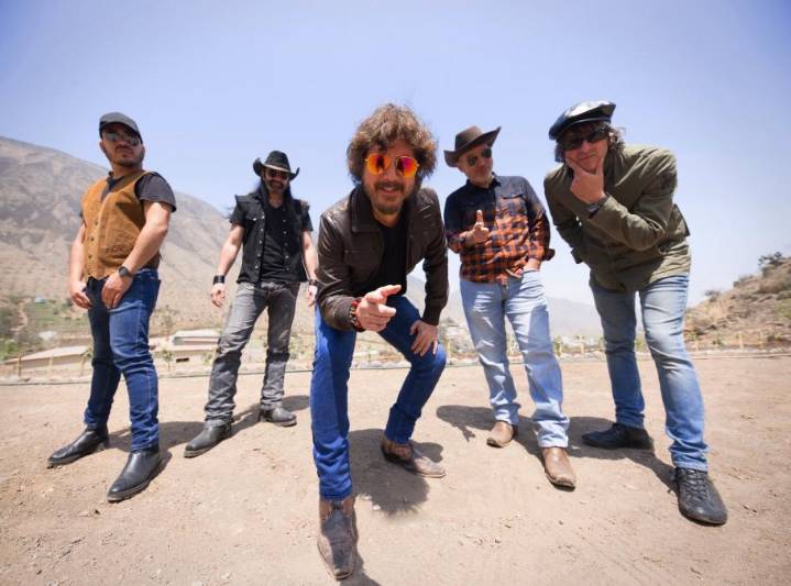 'Los Caracoles Suicidas' celebran 10 años dedicados a la música country peruana