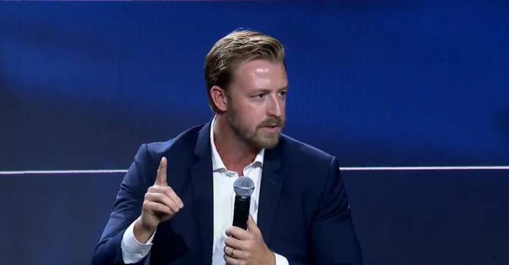 Judge dismisses Oklahoma's lawsuit against atheist group