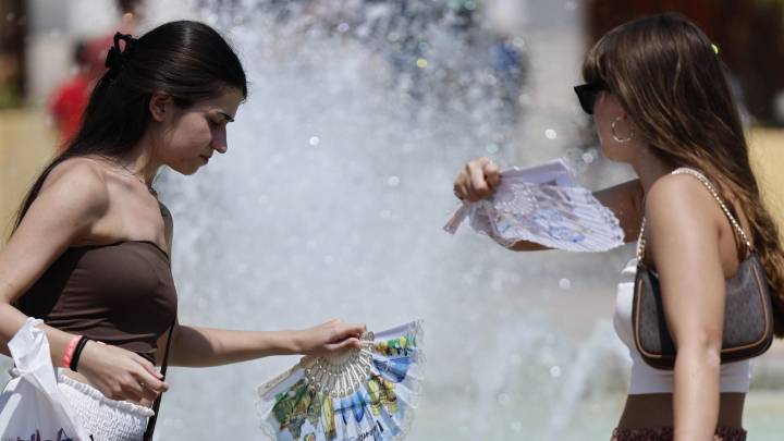 La calima se une a la ola de calor en España y alertan del riesgo para la salud en las zonas más afectadas
