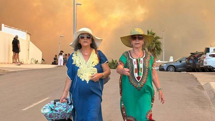 Los incendios asedian España y obligan a desalojar a miles de personas