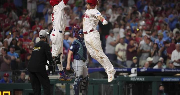 Realmuto, Schwarber and Stott homers power Phillies to a 6
