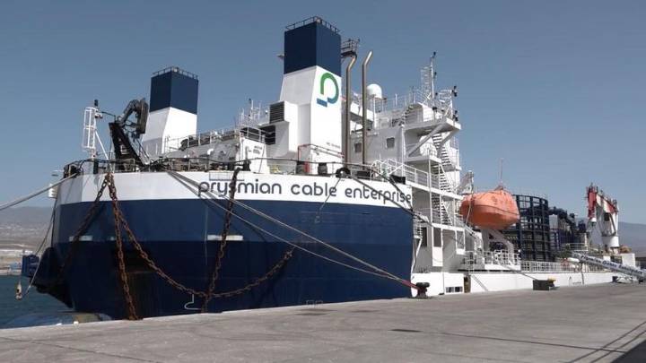 Visita al buque 'Cable Enterprise' en Tenerife
