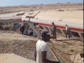 Tres fallecidos y 94 heridos por descarrilamiento de un tren en Egipto