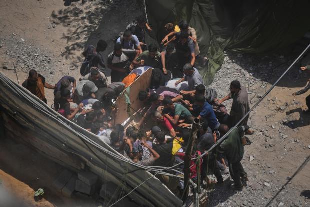 Israel plans to retake Gaza City, escalating the war with Hamas and fueling worries for hostages