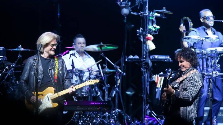 Business spat between Daryl Hall and John Oates has been resolved in arbitration, attorneys say