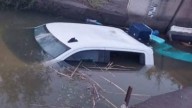 Localizan a un hombre sin vida dentro de camioneta sumergida en canal de riego en El Fuerte