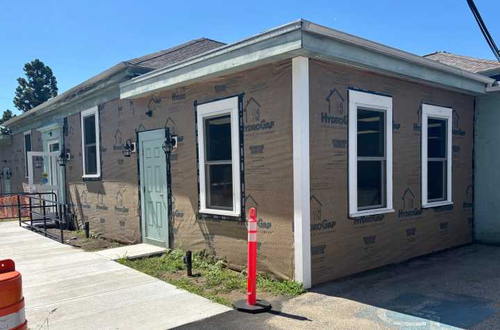 Asbestos complicates Tiverton Town Hall rehab