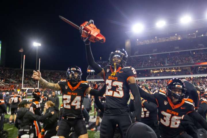 Oregon State football player Exodus Ayers accused of domestic violence by former girlfriend
