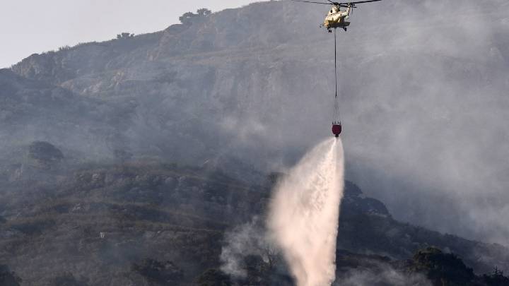 Todo apunta a un incendio intencionado en Tarifa donde ya han ardido 300 hectáreas: la Junta refuerza la vigilancia