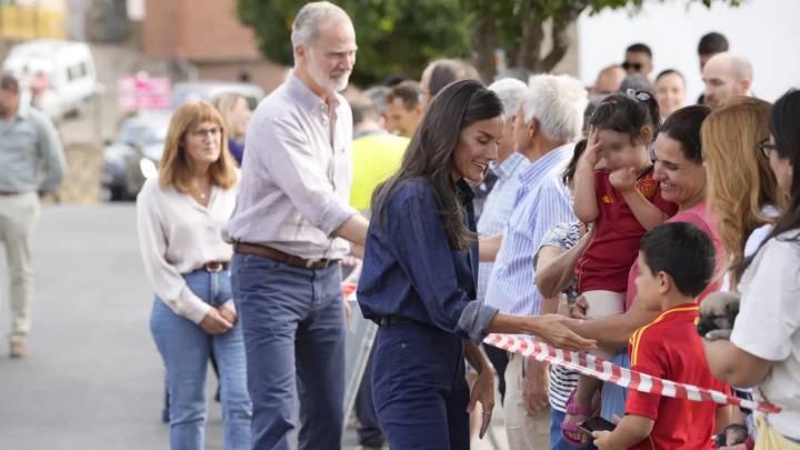 Felipe VI anima a retomar los viajes cancelados por los incendios porque los afectados "requieren el cariño de todos"