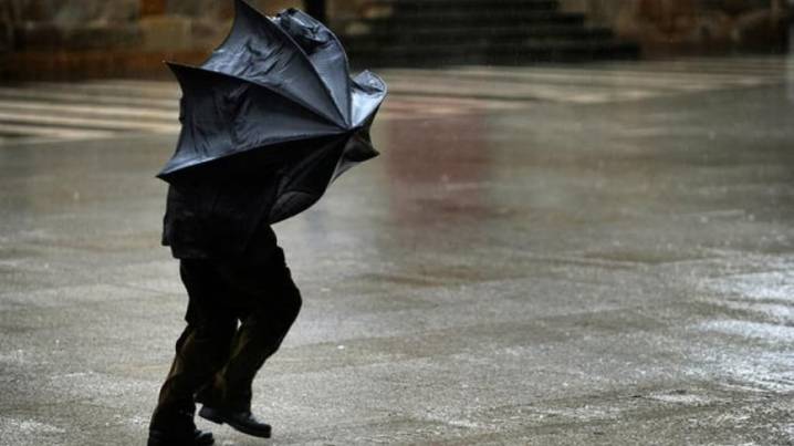 Hay alerta amarilla por fuertes vientos y tormentas para este lunes: las zonas afectadas
