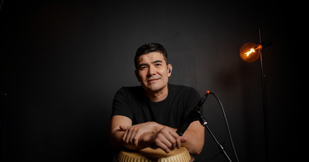 Músico venezolano Alex Flórez brilla en la percusión latinoamericana