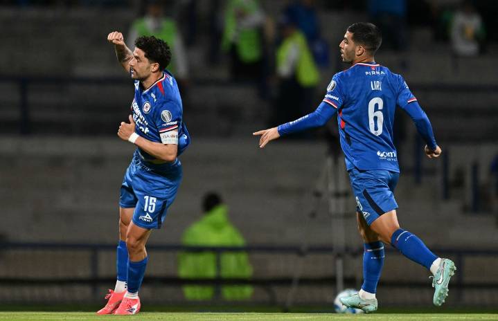 Con dudas en su funcionamiento, Cruz Azul sufre para vencer a Santos