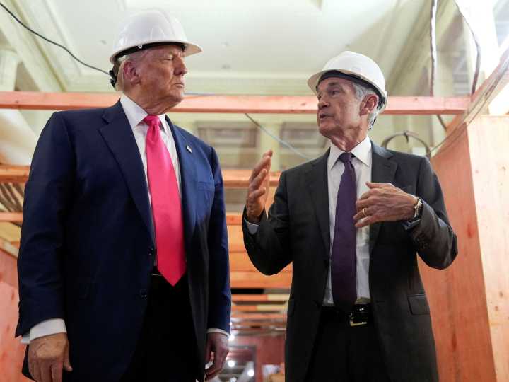 Donald Trump escala la pelea con el titular de la Fed y ahora amenaza con llevarlo a la Justicia