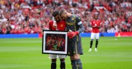 Man United pay tribute to David de Gea with touching gesture before kick