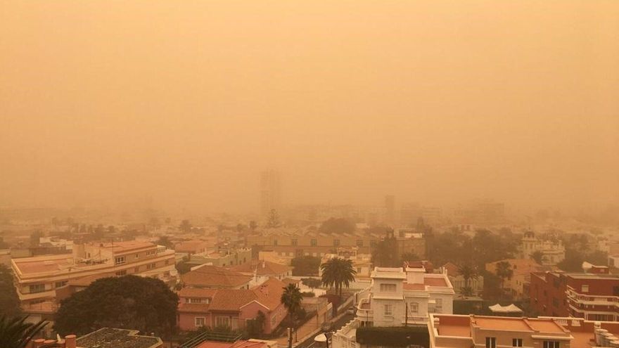 Martes de bochorno en Alicante: la calima y la humedad aumentan la sensación térmica