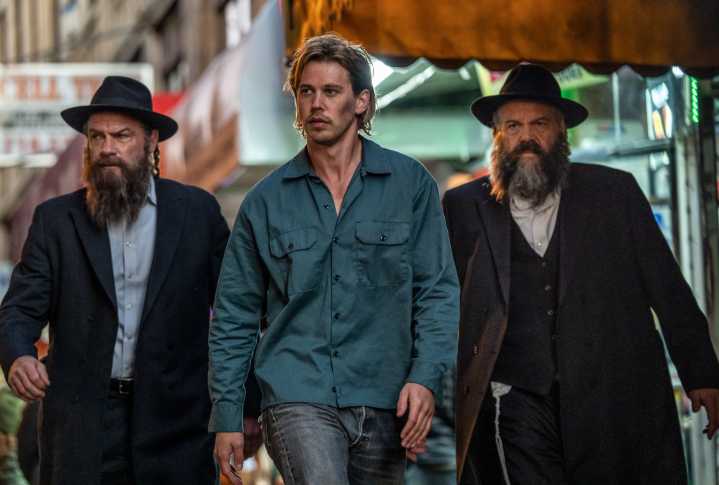 Darren Aronofsky finally has some fun